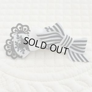 画像1: トリプルリボン・白地黒お花模様×白サイドフリルサテン×白黒ストライプ&黒レース（ＪＤバレッタ）