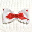 画像1: 布リボン・白地地赤フロッキーハート模様スカラップリボン×赤サテン&ハートチャーム（ＪＤバレッタ）