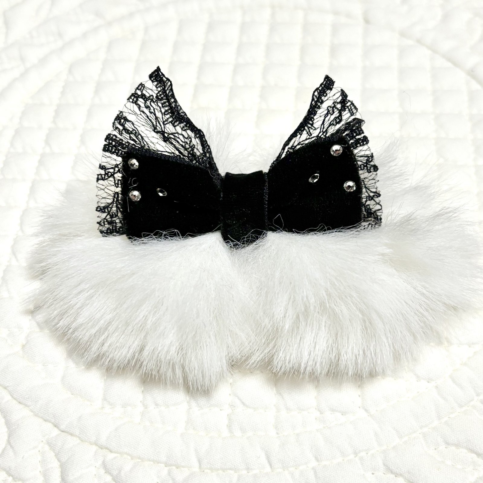 画像1: ３Dリボン・白エコファー×黒レース×スワロフスキーラインストーン付黒ベルベット（ＪＤバレッタ）