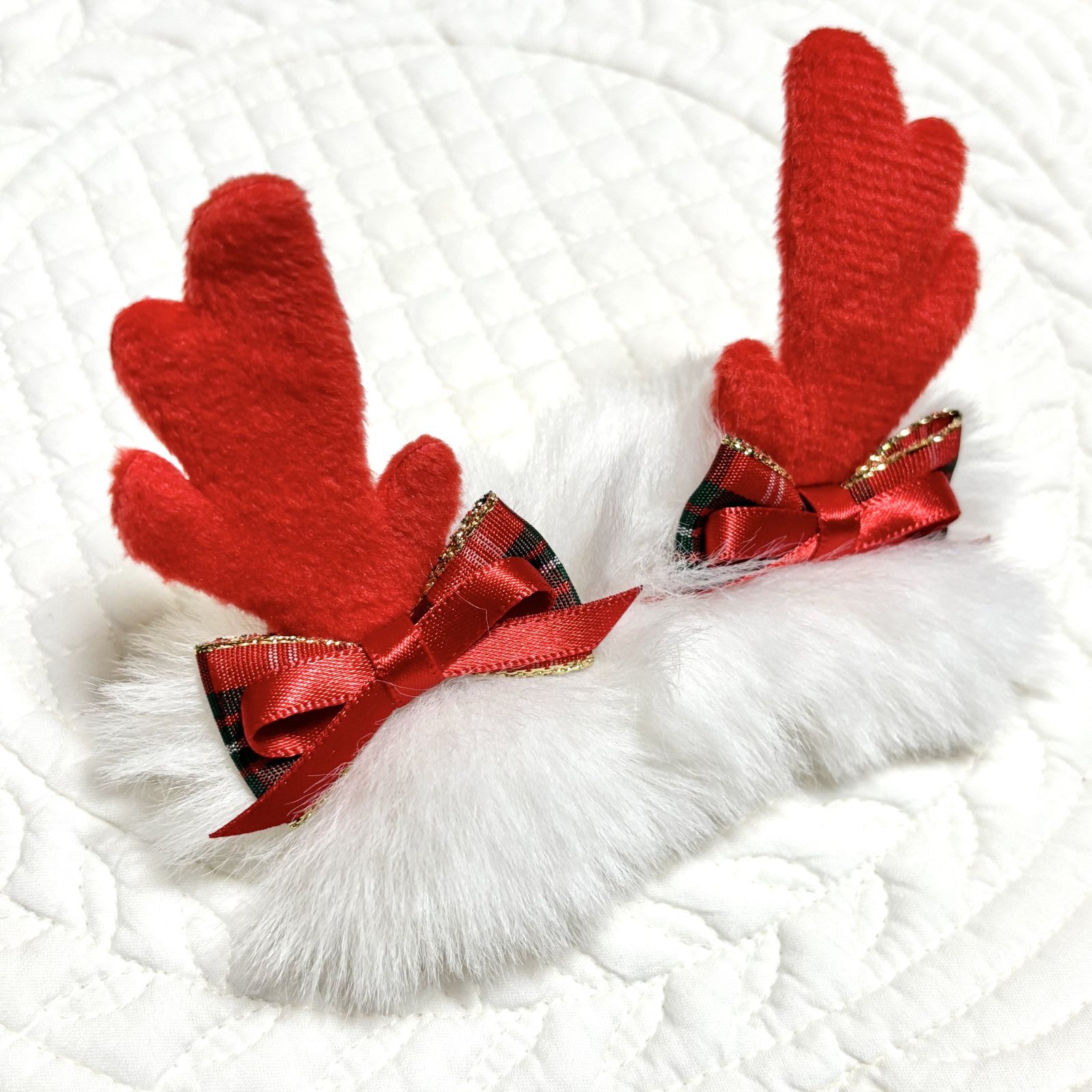 画像: トナカイリボン・赤トナカイの角&白エコファー×赤緑チェック模様×赤サテン（ＪＤバレッタ）